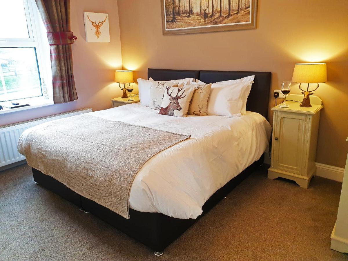 The Clarendon Country Pub With 4*