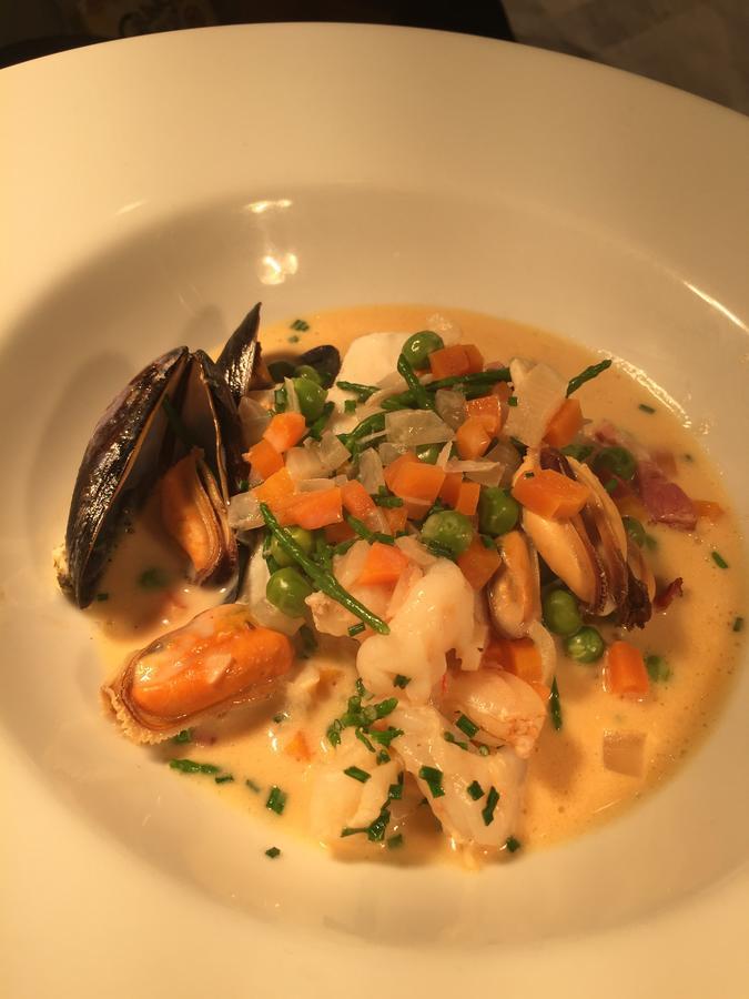 The Clarendon Country Pub With 4*